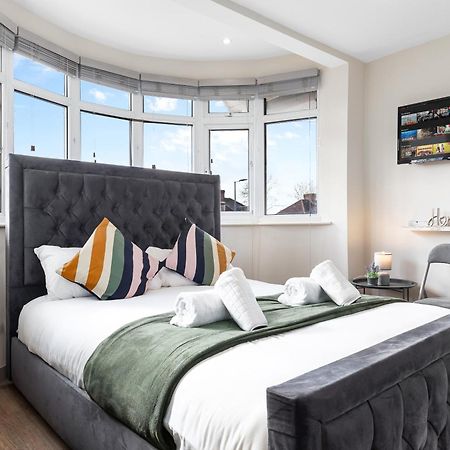 Serviced Ensuite Modern Studio - Sleeps 2 - Near Wembley Stadium - Good Transport Link To Central London - Harrow Ha3 Hatch End المظهر الخارجي الصورة