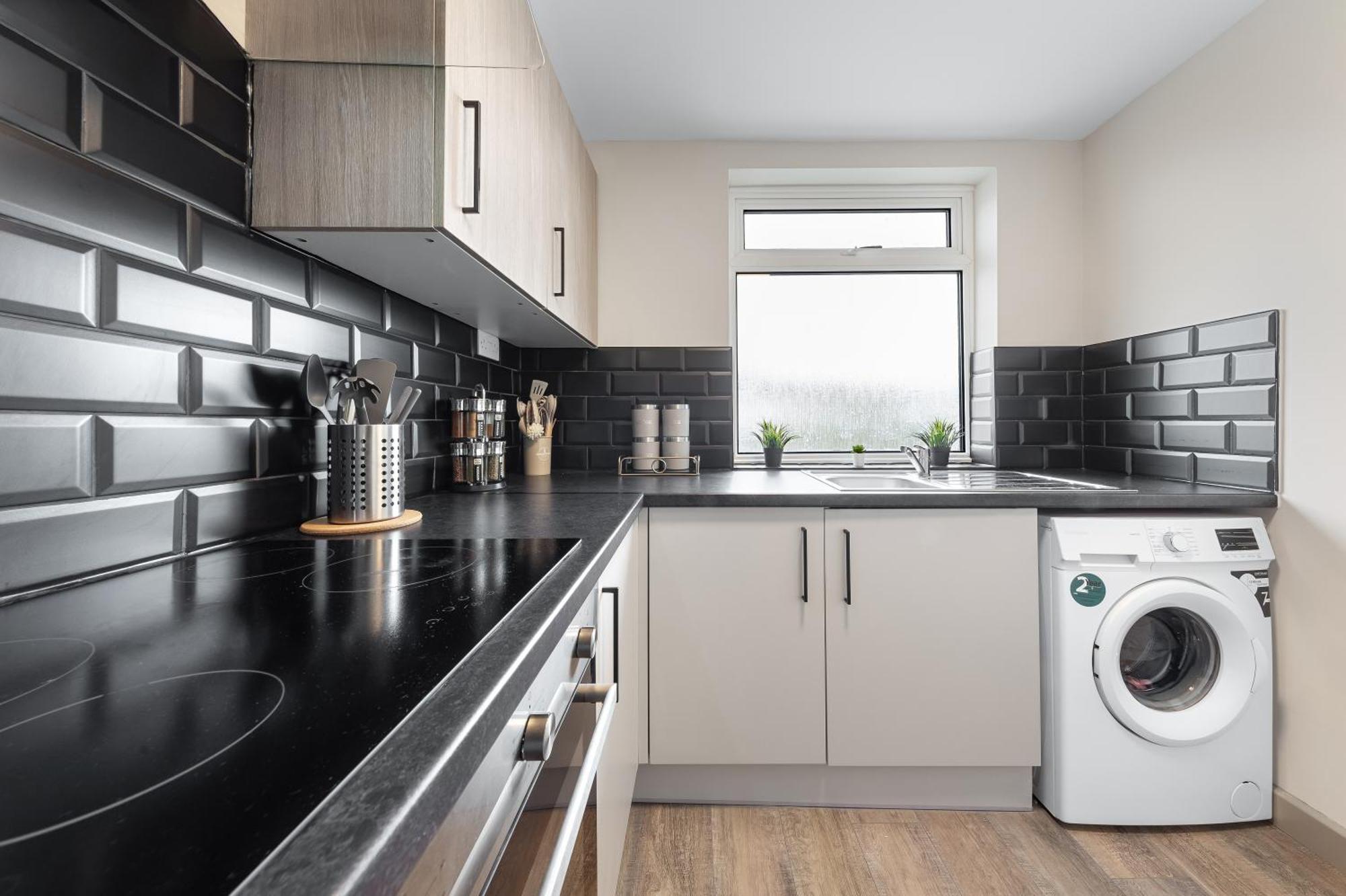 Serviced Ensuite Modern Studio - Sleeps 2 - Near Wembley Stadium - Good Transport Link To Central London - Harrow Ha3 Hatch End المظهر الخارجي الصورة